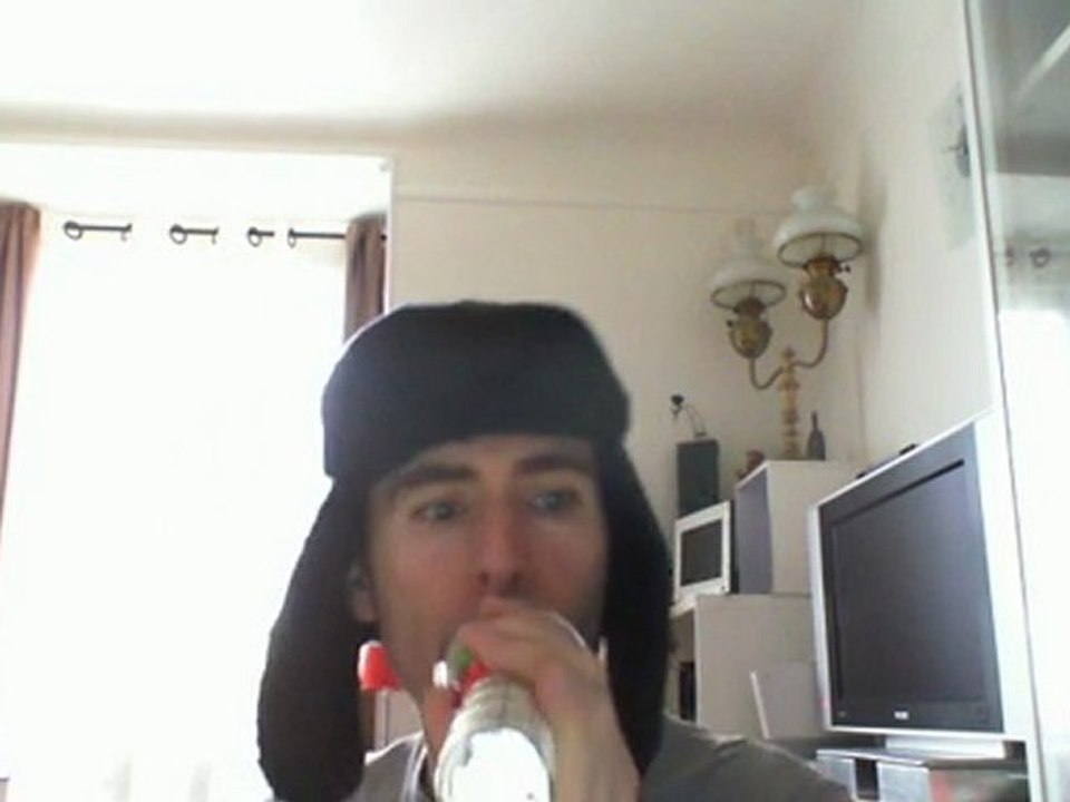 Wiwi égratigne "tu perds ton temps"