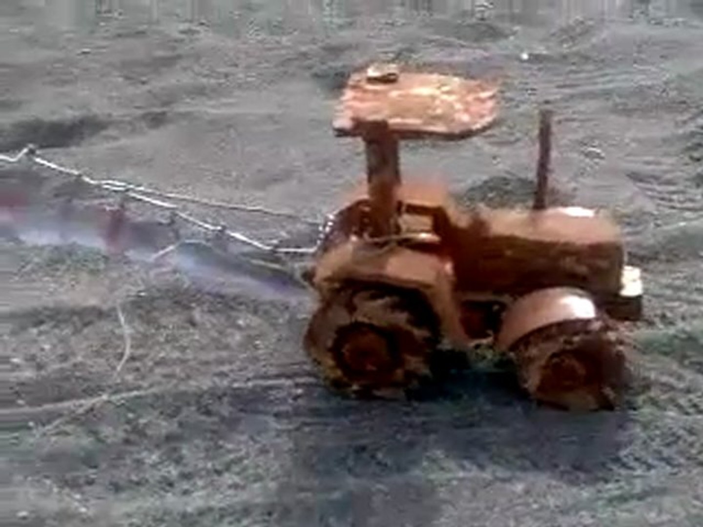 oyuncak traktör. - Dailymotion Video