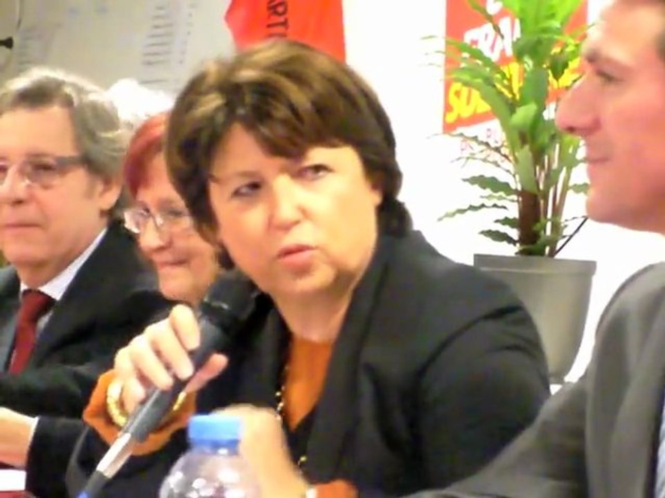 Cantonales : Martine Aubry en campagne à Cambrai