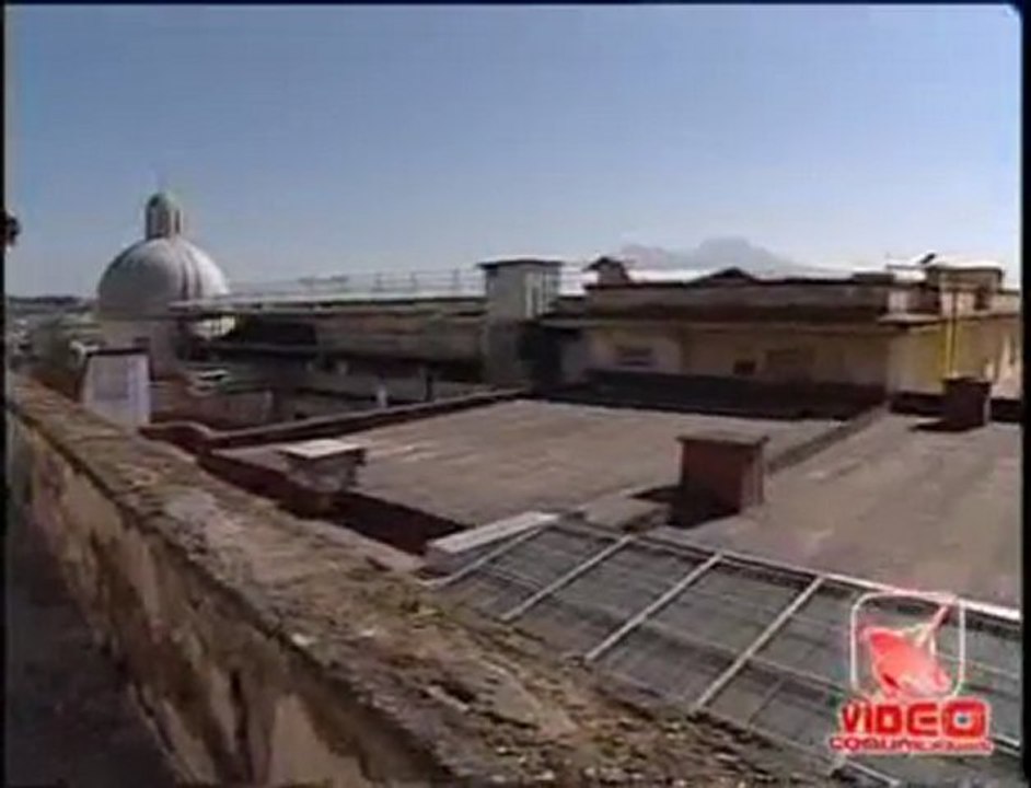 Napoli - Topi e degrado nell'ex casa dello studente