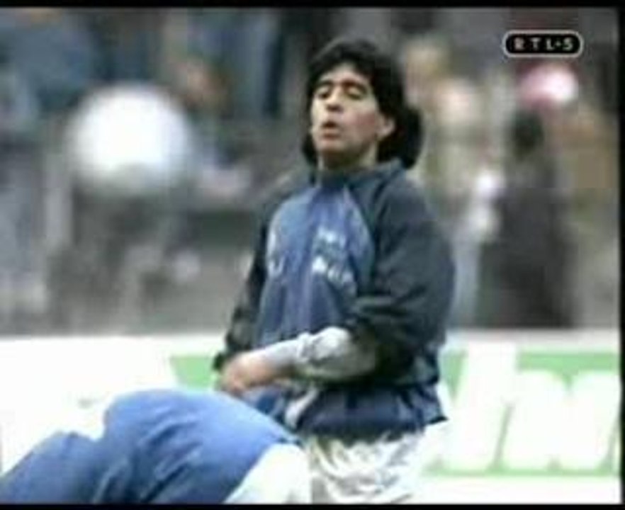 Maradona - Riscaldamento Bayern-Napoli