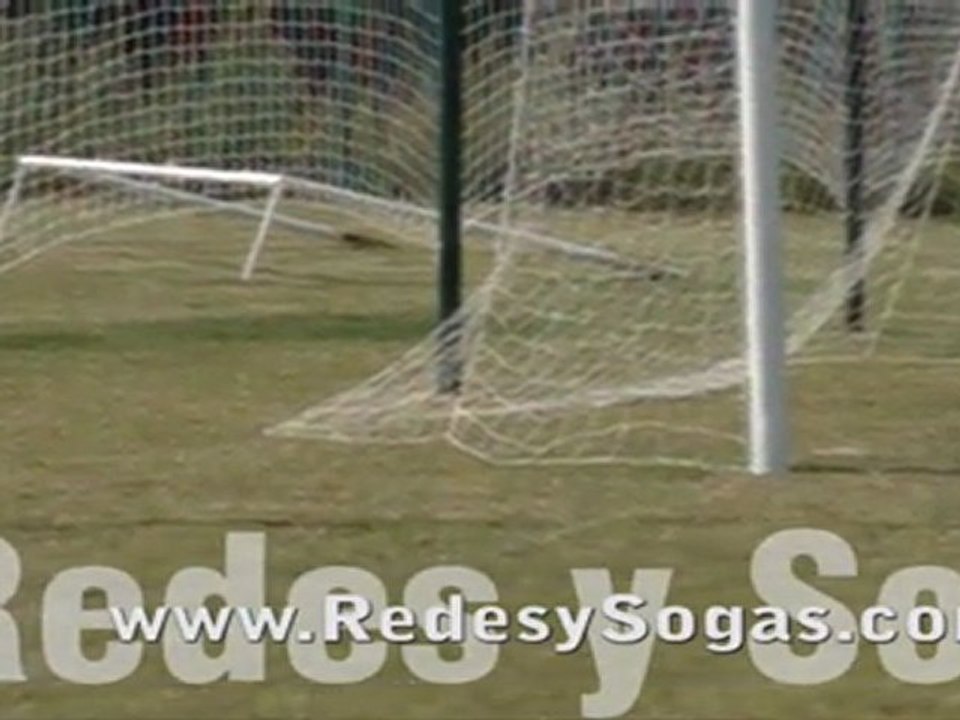 Red mal colocada en cancha de futbol