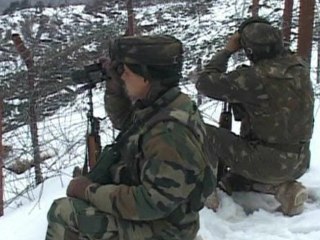 Indian Army Tightens Kashmir Border Security
