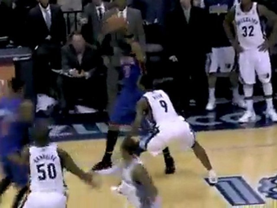 Το πρώτο νικητήριο καλάθι του Αντονι με τη φανέλα των Νικς