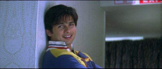 Shahid Kapoor & Amrita Rao in Hamari Shaadi Mein - Vivah