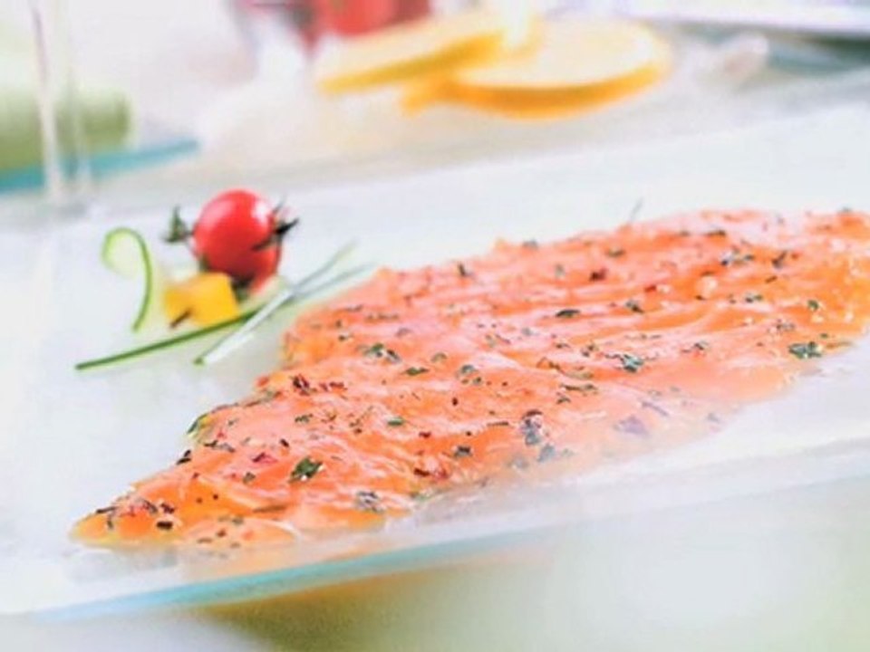 le chef Patrice Demangel et le saumon non fume labeyrie