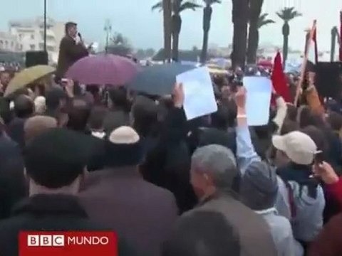 El Rey de Marruecos anuncia cambios para evitar protestas