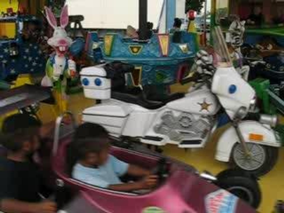 Emma et son premier manège