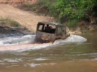 Camp Citron - Passage à gué pour le Commando