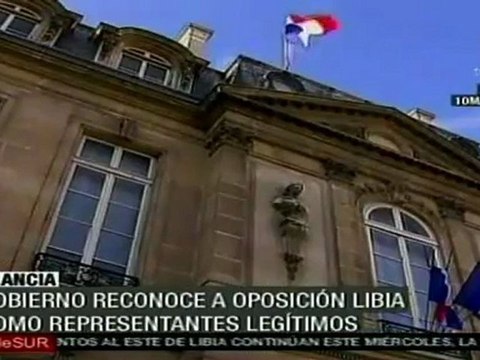 Francia reconoce como autoridad a rebeldes libios
