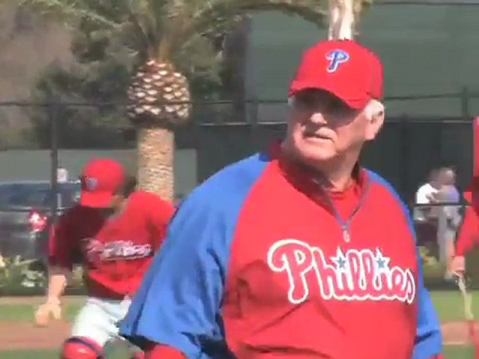 Manuel, Phillies Extend Contract