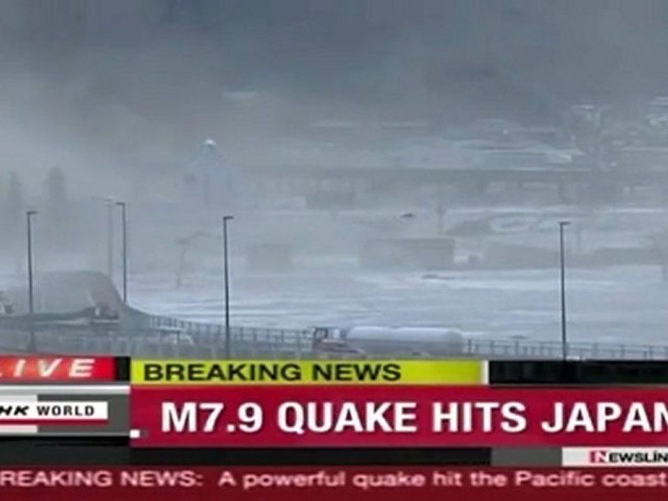 Japon-séisme: les premières vagues du tsunami