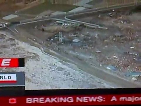 Tsunami: la région de Sendai touchée par la vague