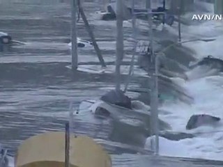 Seismes au Japon - Tsunami dans une ville