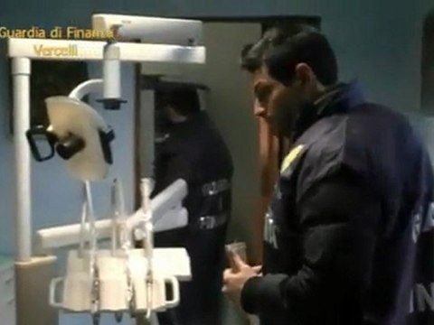 Vercelli - Scoperto e denunciato un falso dentista