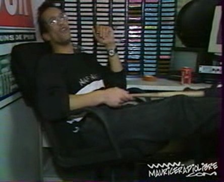 Maurice Radio Libre - C'est pas le 20h - Canal plus - 1995