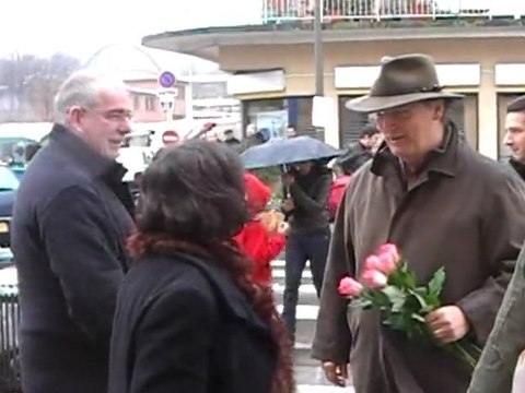 Claude Pernès à Rosny-sous-Bois lors de la journée de la femme du 8 mars 2009
