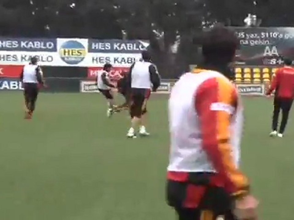 GALATASARAY 3 PUAN ARIYOR