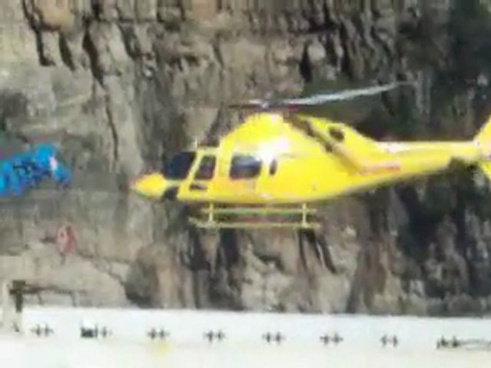 helikopterin kalkış anı