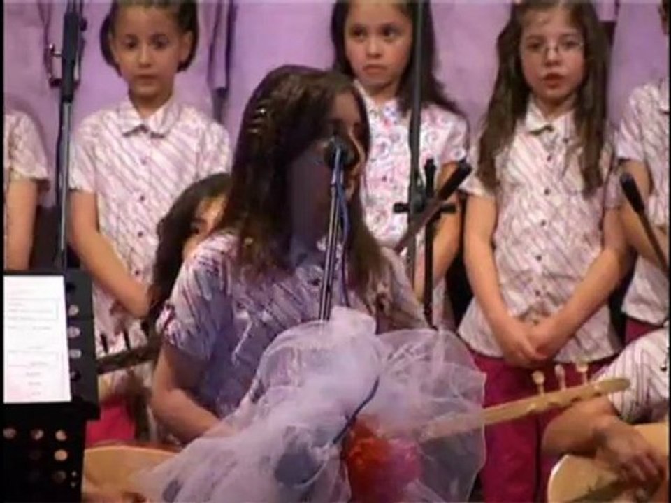 Zeynep Akın - Göçmen Kızı