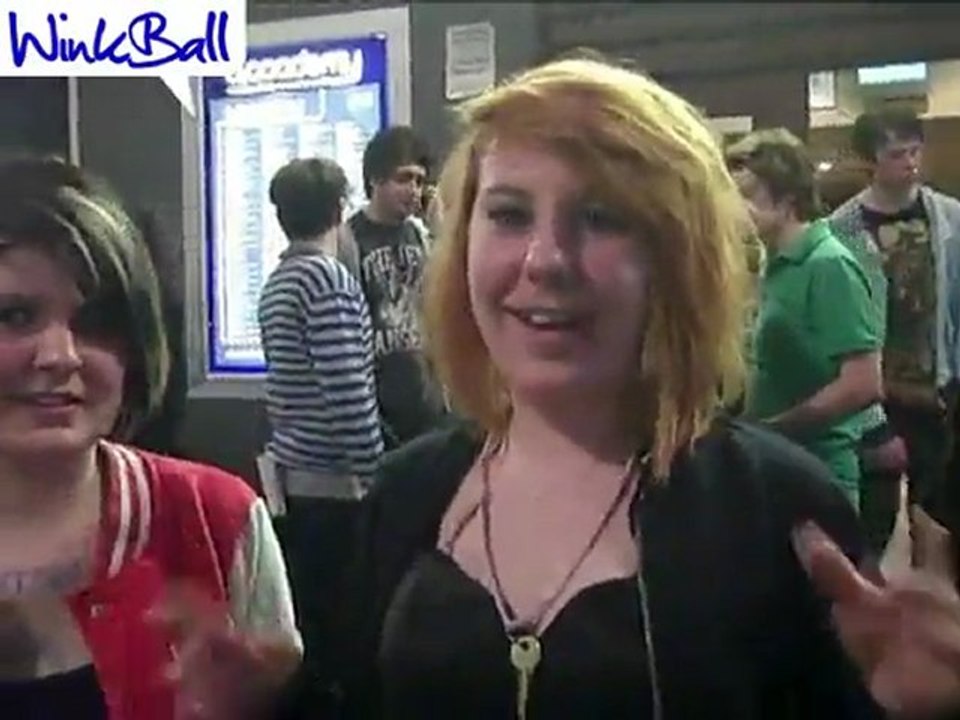 Winkball interviews Does it offend you yeah? fans at ...