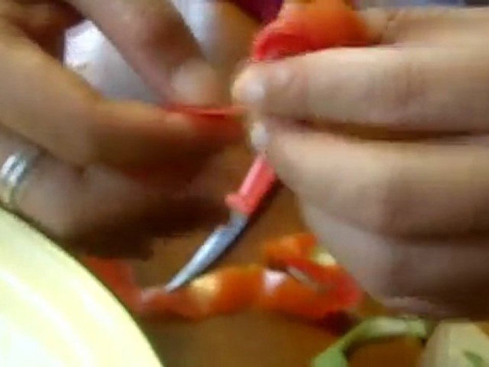 How To Carve Thai Vegetables: Rose Tomato