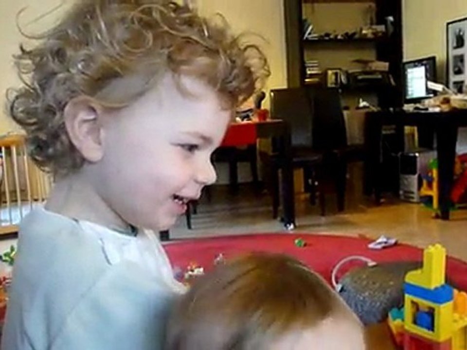 noé rigole devant la vidéo de raph lg