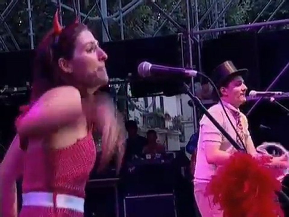 OLIVE ET LOU LIVE IN VENCE