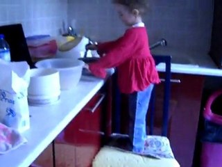 aimy fait un gâteau au chocolat !