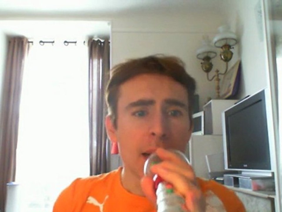 Wiwi égratigne "dans tes yeux" d'Anis