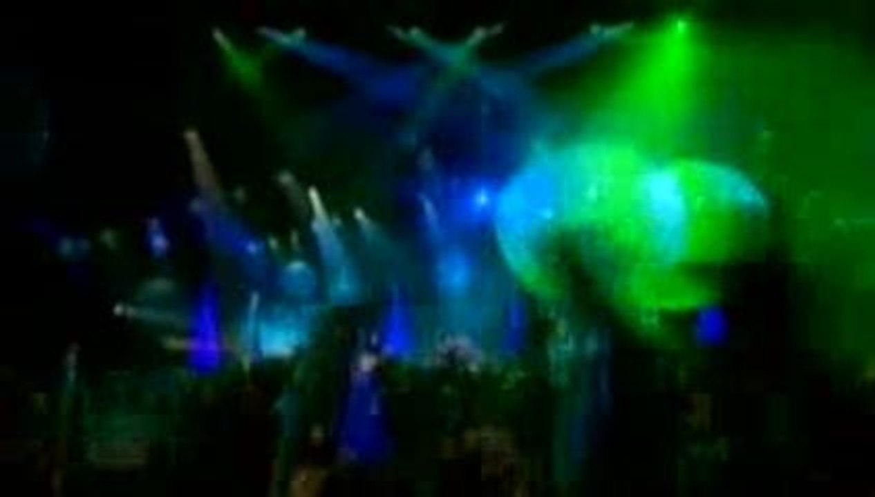 Muse-Time is running out (USA version)