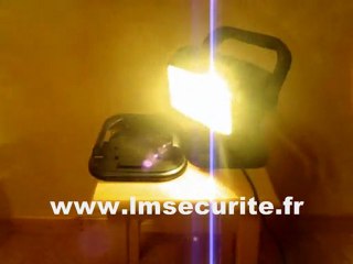 PROJECTEUR  MOTORISE  HALOGENE  TELECOMMANDE  SANS  FIL