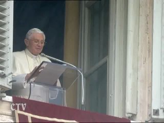 Papa se roagă pentru victimele din Japonia