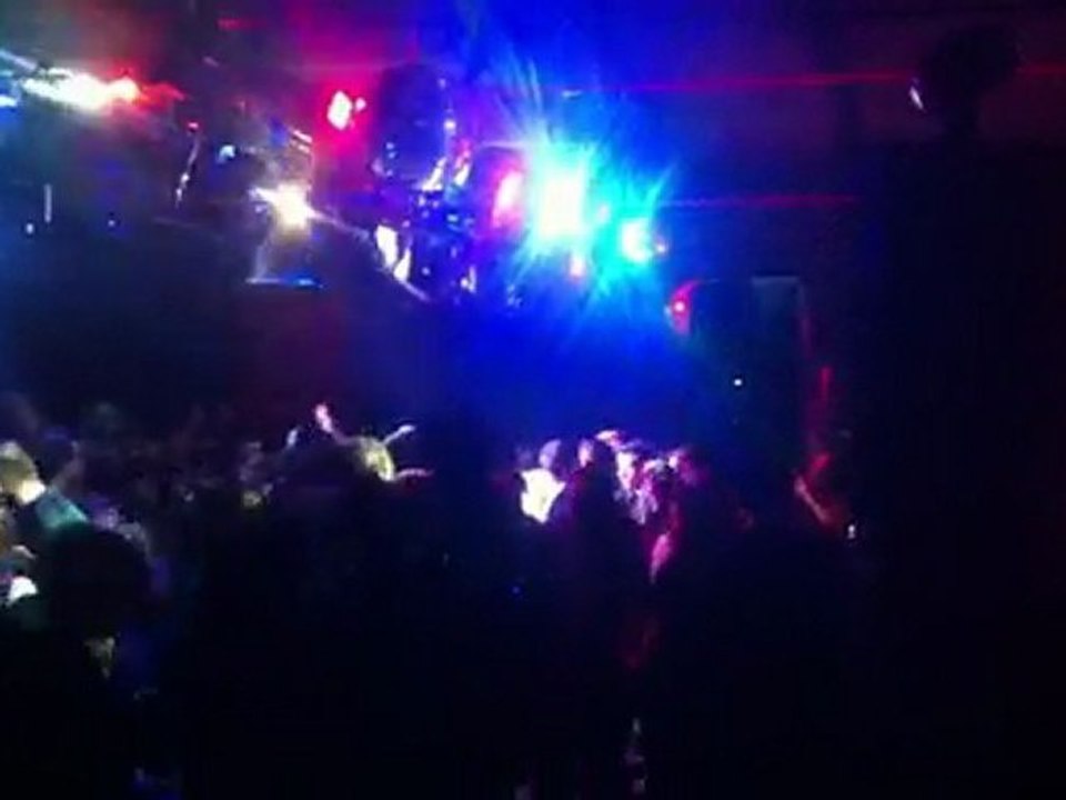 resimli bar  konser kardeş türküler