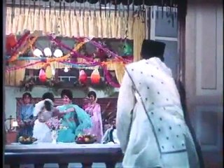 Padosan - 12/13 - Bollywood Movie - Sunil Dutt, Kishore Kumar & Saira Bano