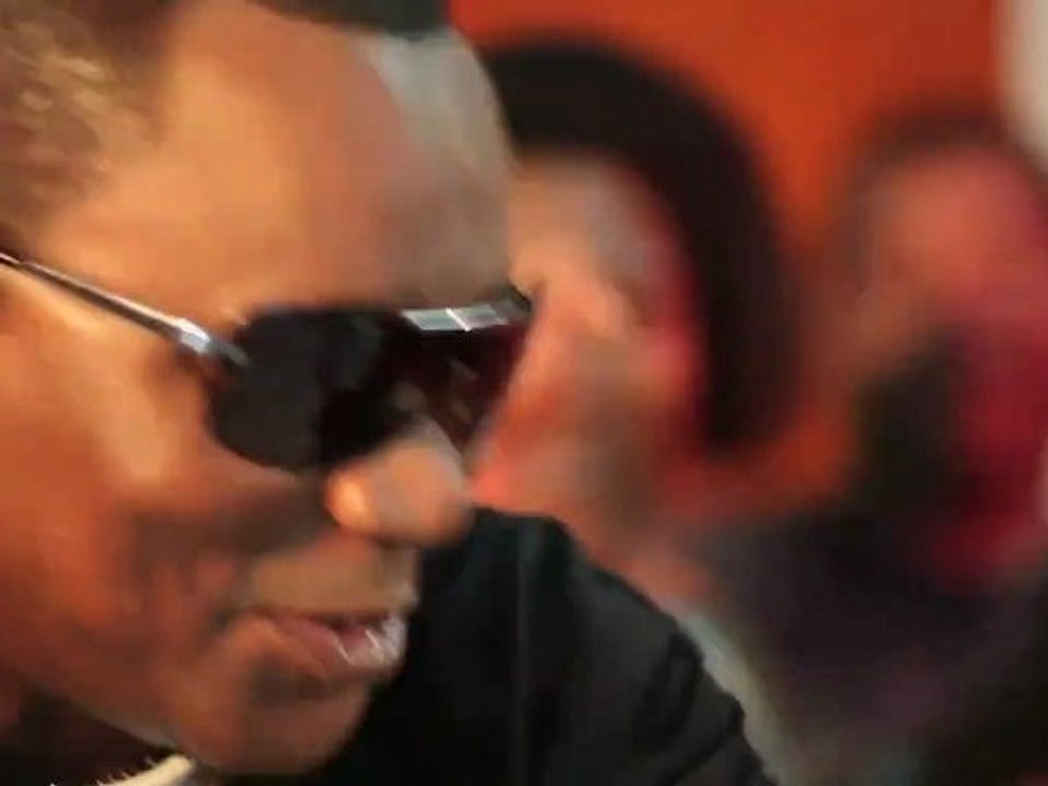 [ZOUK 2011 ]GRIV'LA - WOY MANMAN  /clip nouveaute gwo ka