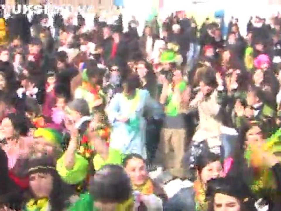 Yüksekova Dara Köyünde Newroz Ateşi Yakıldı