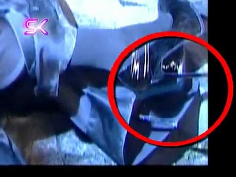 İŞTE DENİZ AKKAYA'YI YERLERDE SÜRÜKLEYEN NEDENLER