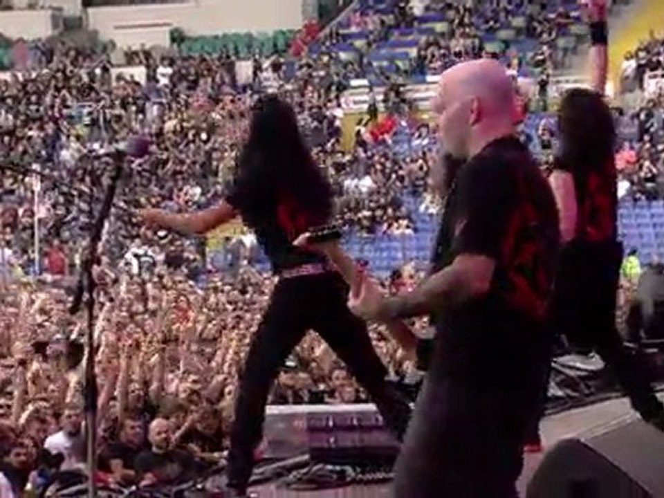 Clip - Sonisphere 2010 - Day 1-Segment1(00_25_57-00_27_56)