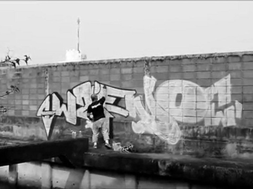 WEENO BANGKOK GRAFFITI