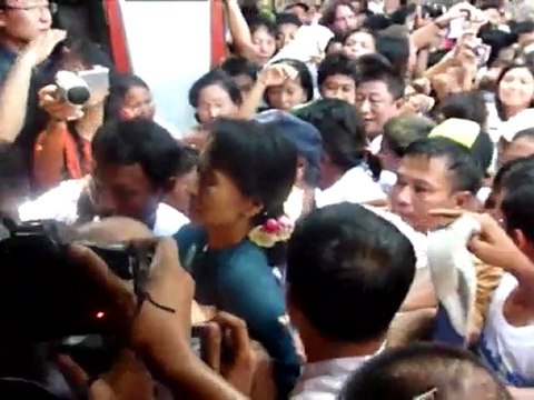 Arabic-Web-Mideast turmoil boosts Asian jewellery trade