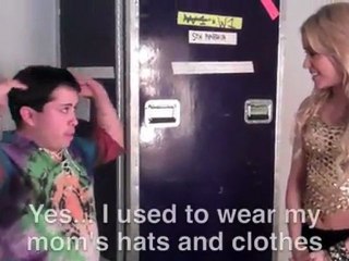 Shakira vs Shakiro- la chanteuse rencontre son imitateur