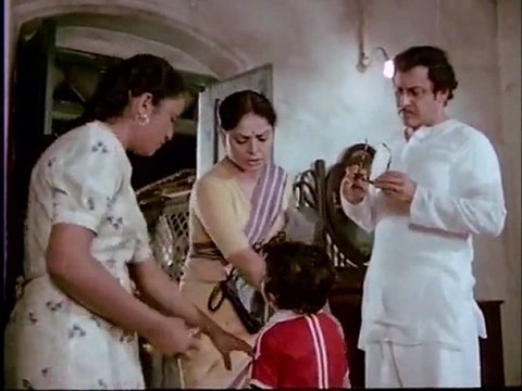 Humkadam - 8/12 - Bollywood Movie - Rakhee Gulzar & Parikshit Sahani