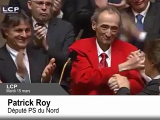L'émouvant retour du député Patrick Roy à l'Assemblée