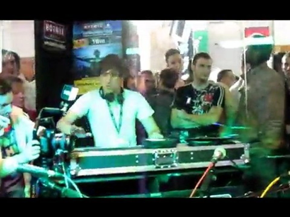 QUENTIN MOSIMANN 14 03 11 - HOTMIXRADIO Mixmove Discom PARIS