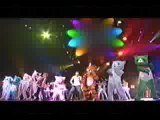 gackt- stuffed animals on stage