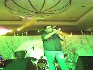 Hit  Song "Khaike Paan Banaras Wala"Live By Kunal Ganjawala