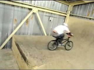 Bike : HD trick -  Kickflip on a BMX