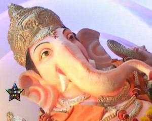 Hot Aarti Chabaria Visits Oberoi Mall For Ganpati Darshan