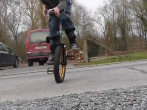 warp roll monocycle flat